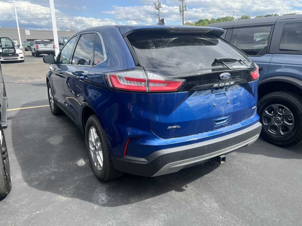 2022 Ford Edge SEL photo 3