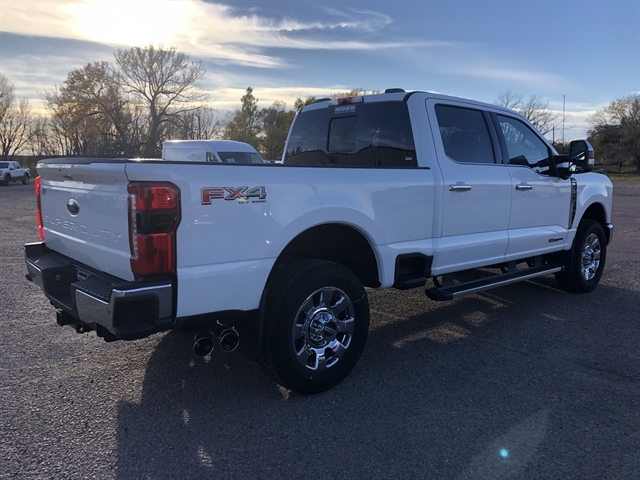 2025 Ford F-250 Lariat photo 4