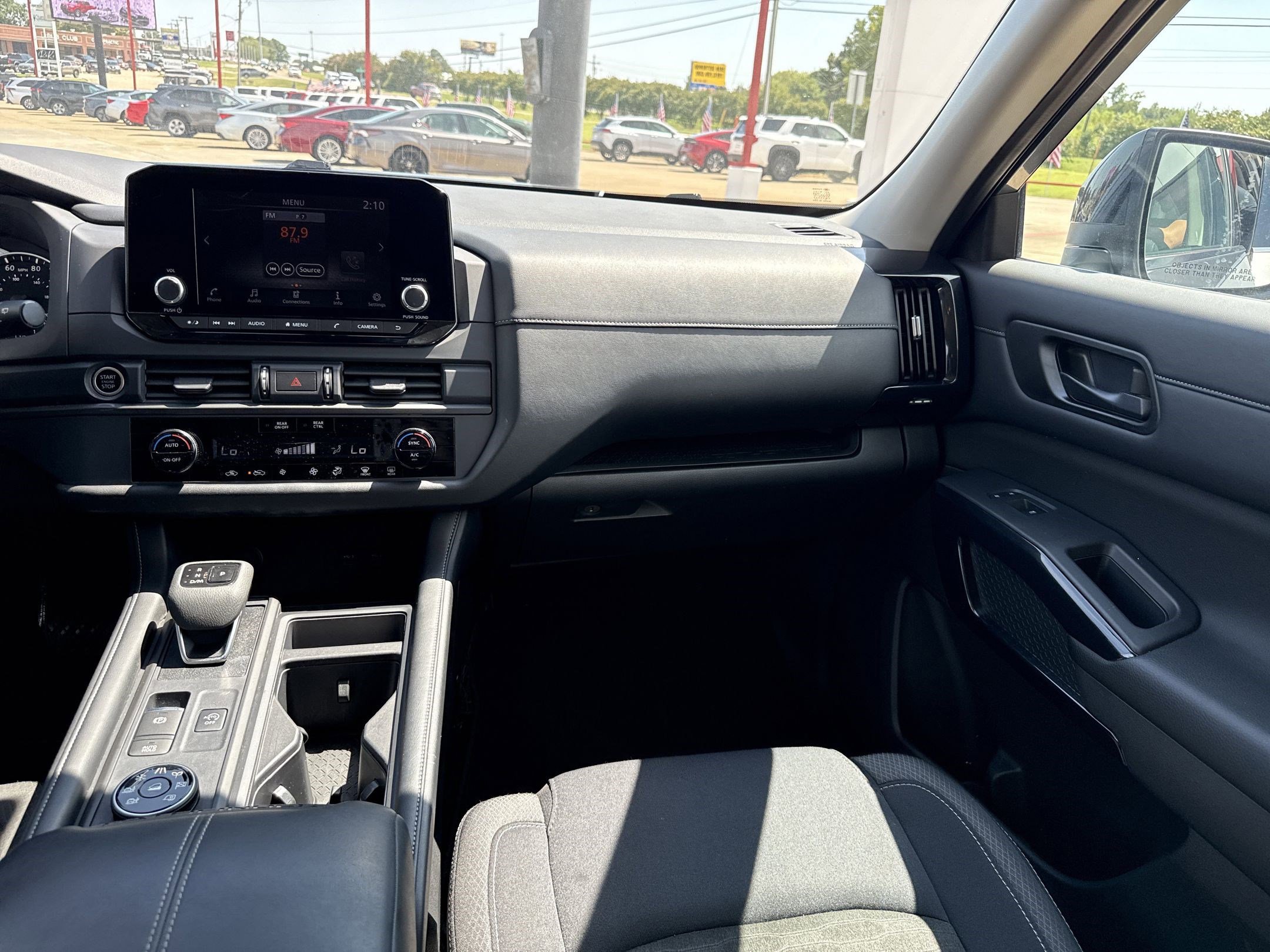 2023 Nissan Pathfinder S photo 26