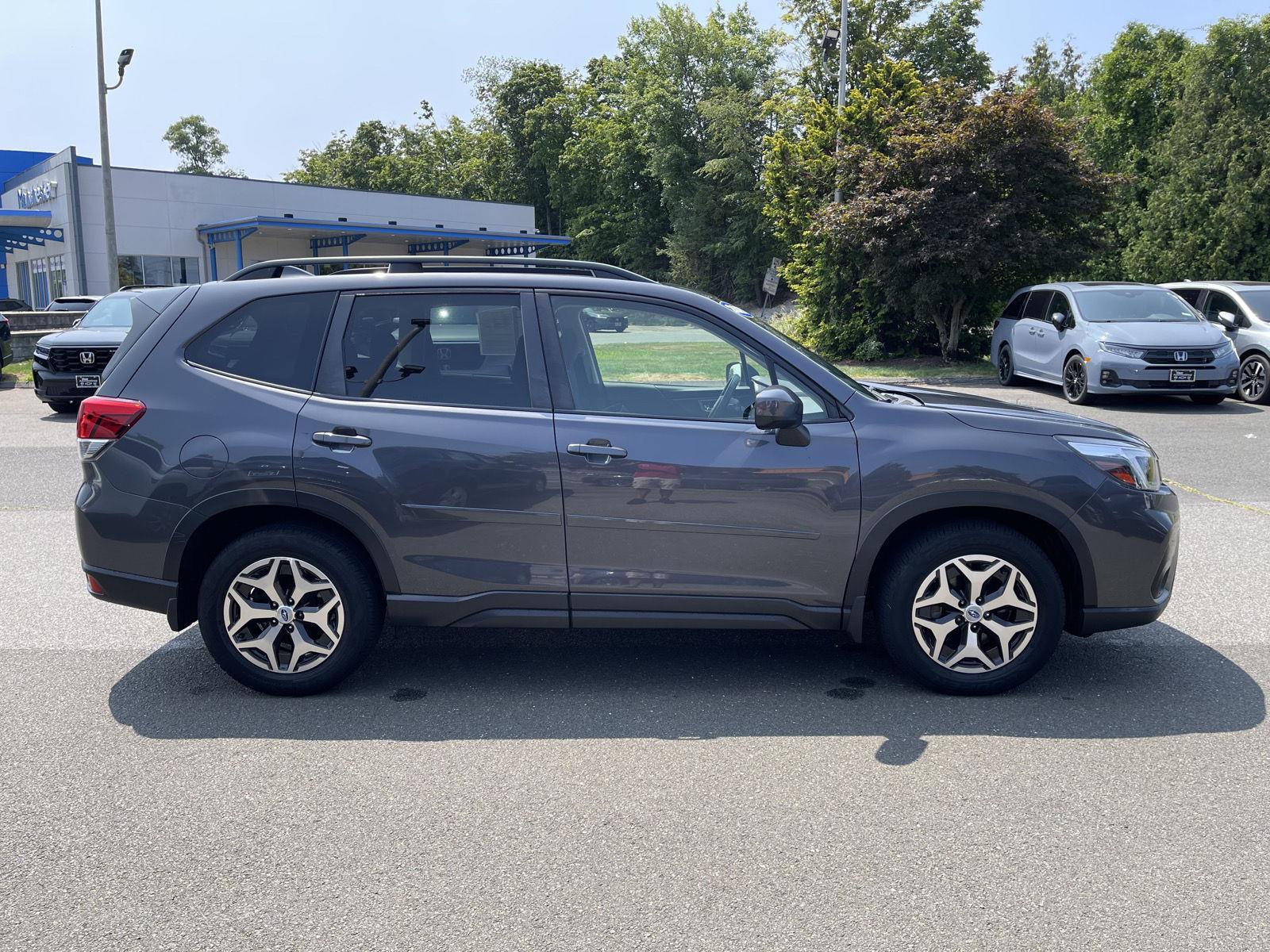 2021 Subaru Forester Premium photo 20
