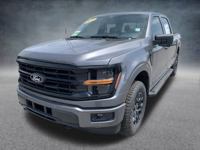 2025 Ford F-150 XLT photo 3