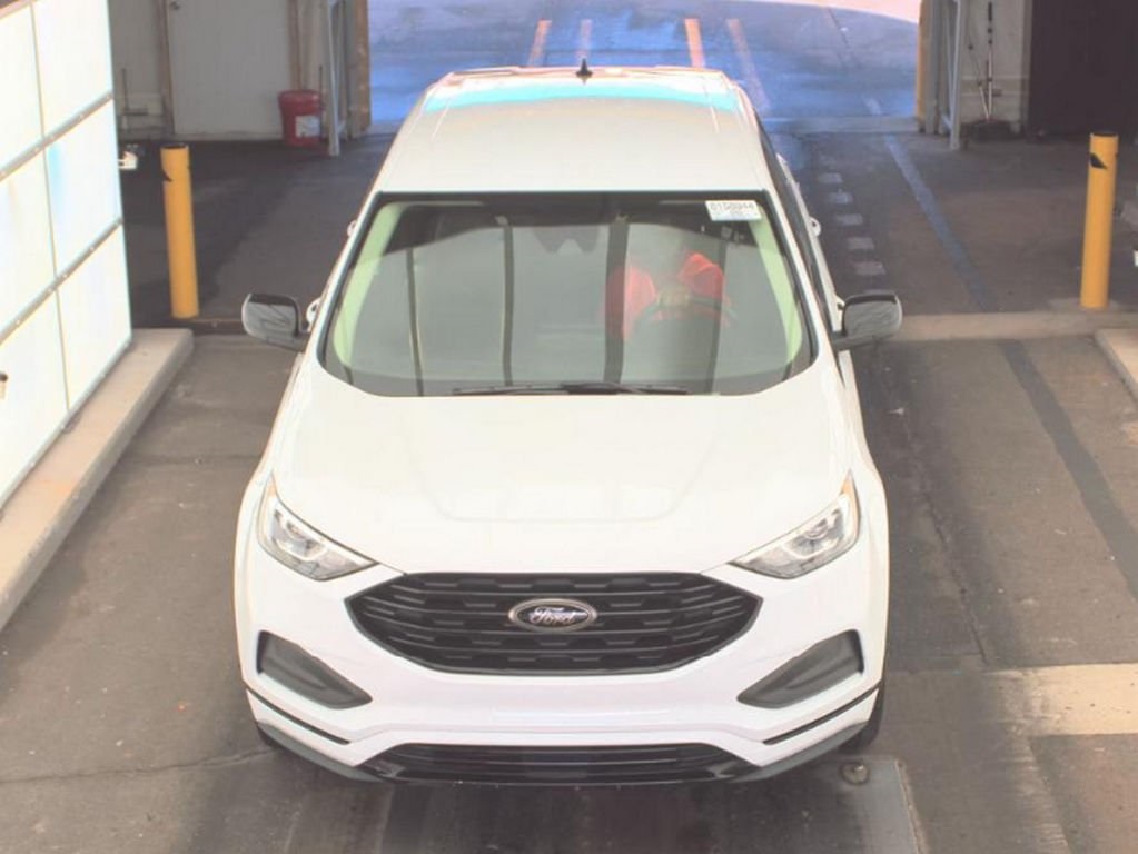 2024 Ford Edge SE photo 2