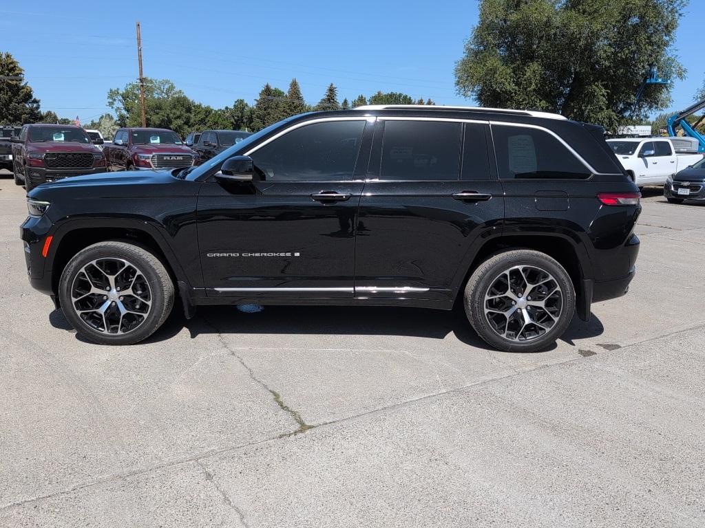 2022 Jeep Grand Cherokee Summit Reserve photo 4
