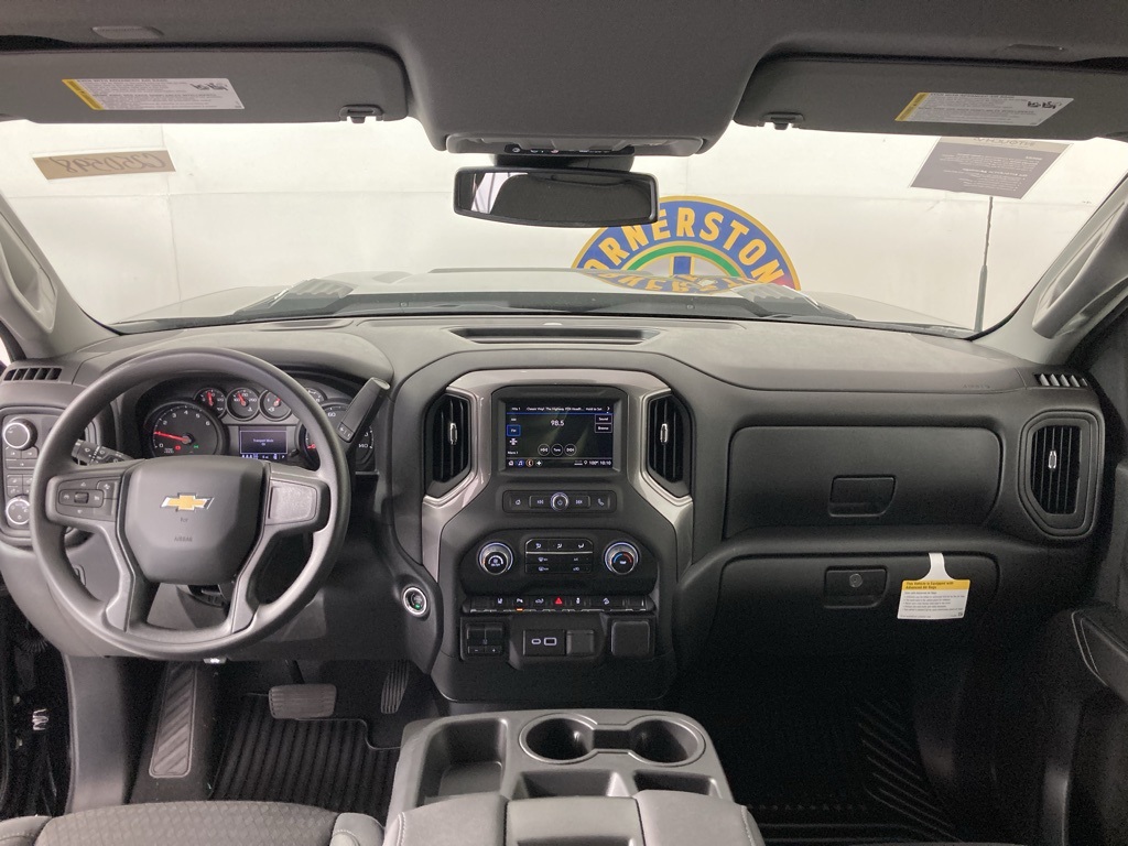 2025 Chevrolet Silverado 2500HD Custom photo 6