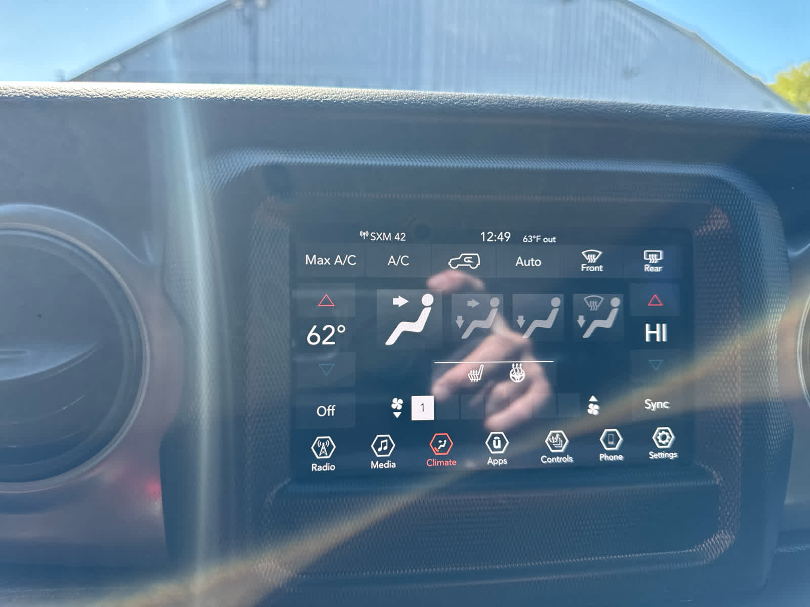 2023 Jeep Wrangler Willys photo 32