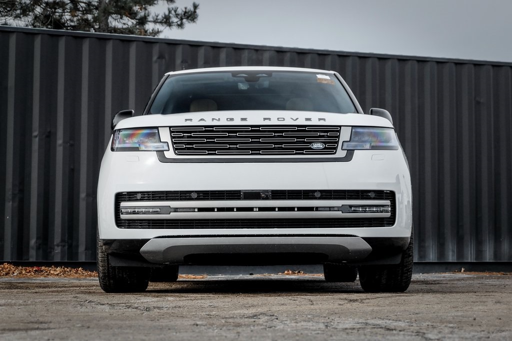 2025 Land Rover Range Rover SE photo 4
