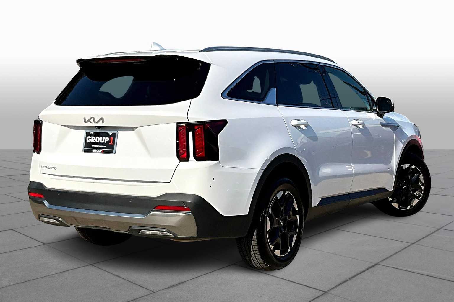 2024 Kia Sorento S photo 11