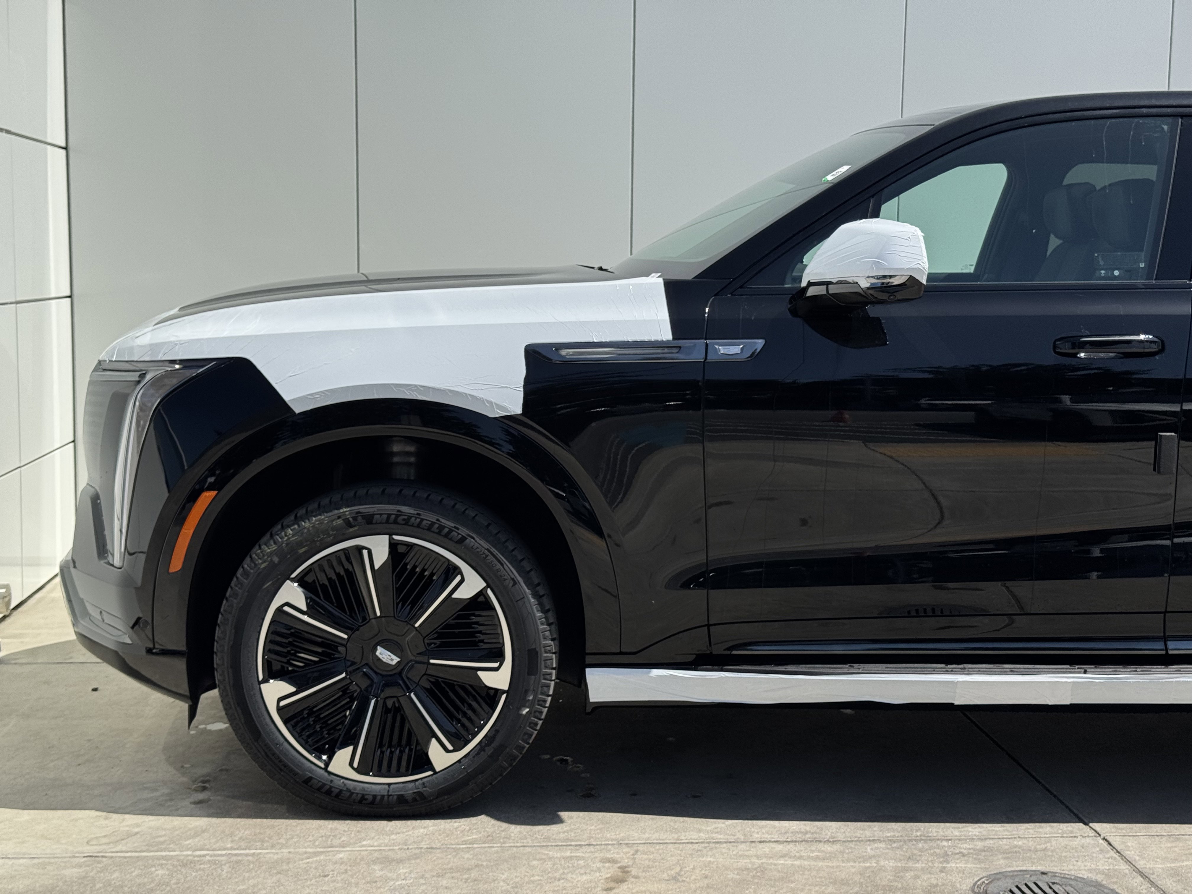 2025 Cadillac Escalade IQ Sport photo 4
