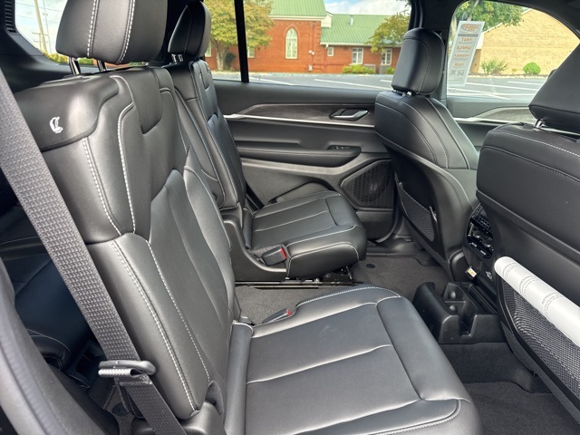 2025 Jeep Grand Cherokee Limited photo 9