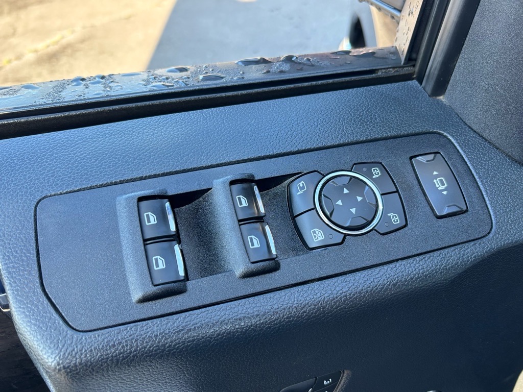 2022 Ford F-250 Lariat photo 6