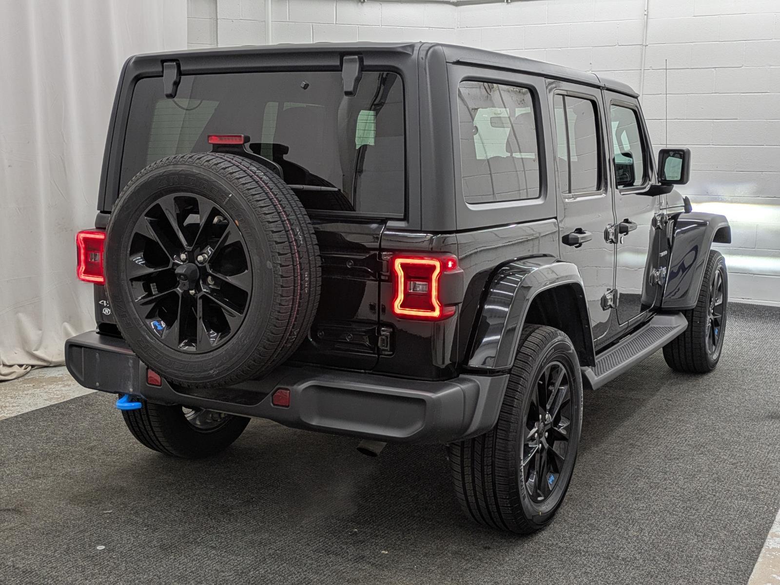 2022 Jeep Wrangler 4xe Unlimited Sahara photo 2