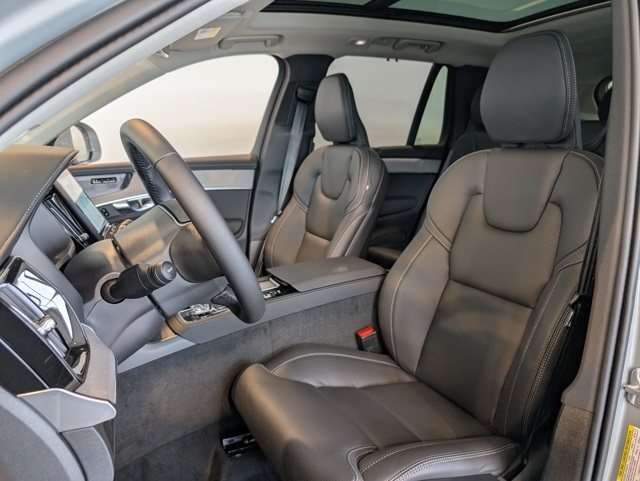 2026 Volvo XC90 Plus photo 10