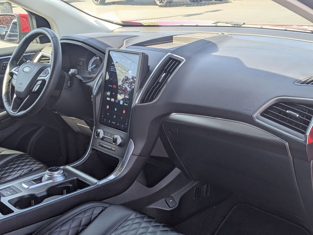 2024 Ford Edge Titanium photo 30