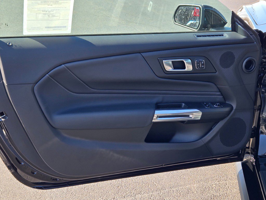2025 Ford Mustang GT Premium photo 13