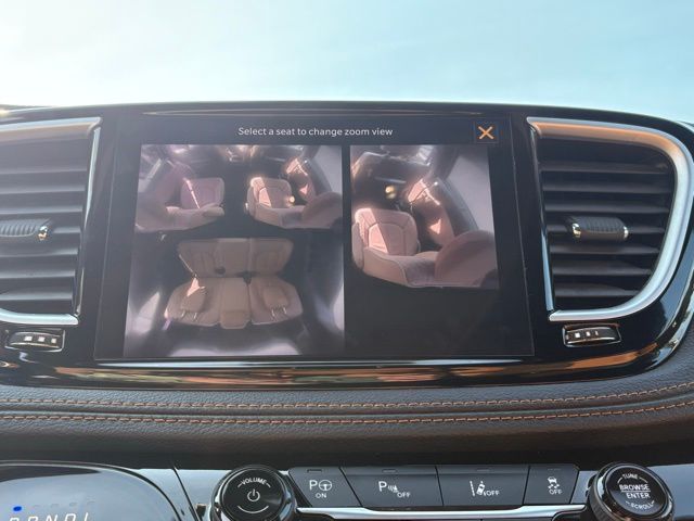 2023 Chrysler Pacifica Hybrid Pinnacle photo 40