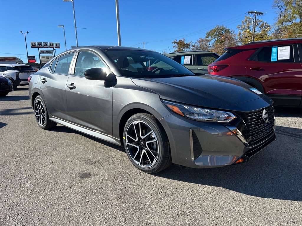 2025 Nissan Sentra SR's photo