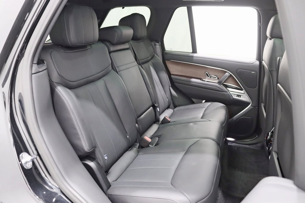 2023 Land Rover Range Rover SE photo 29
