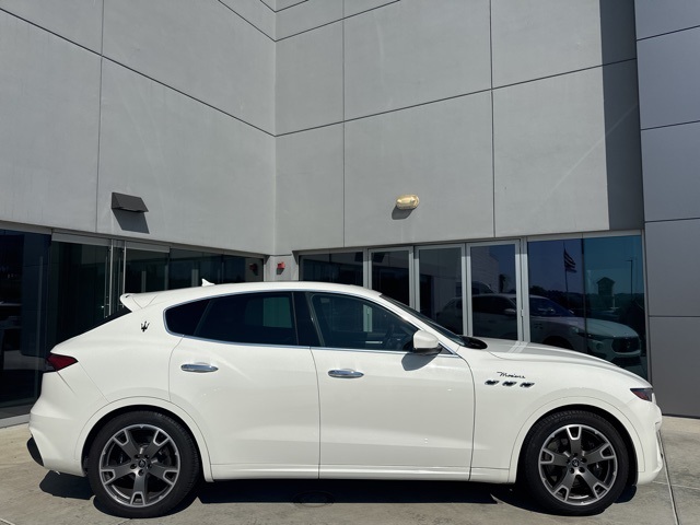 2022 Maserati Levante Modena photo 8