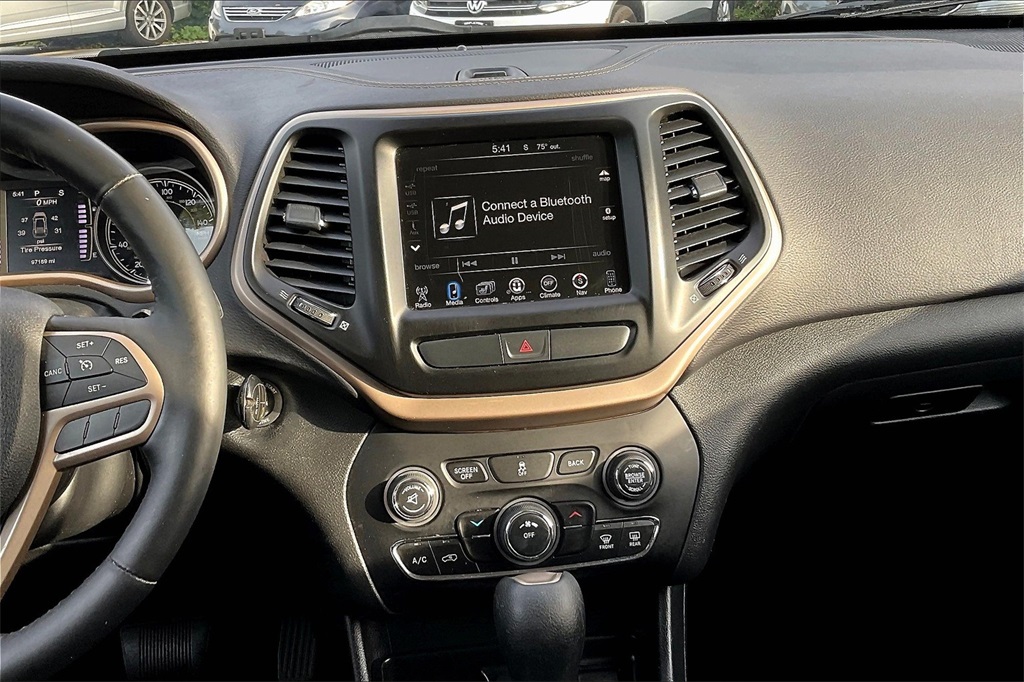 2017 Jeep Cherokee Latitude photo 6