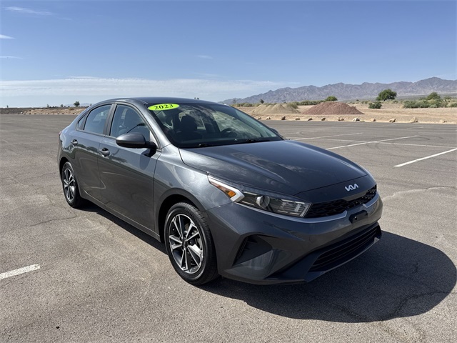 2023 Kia Forte LXS photo 3