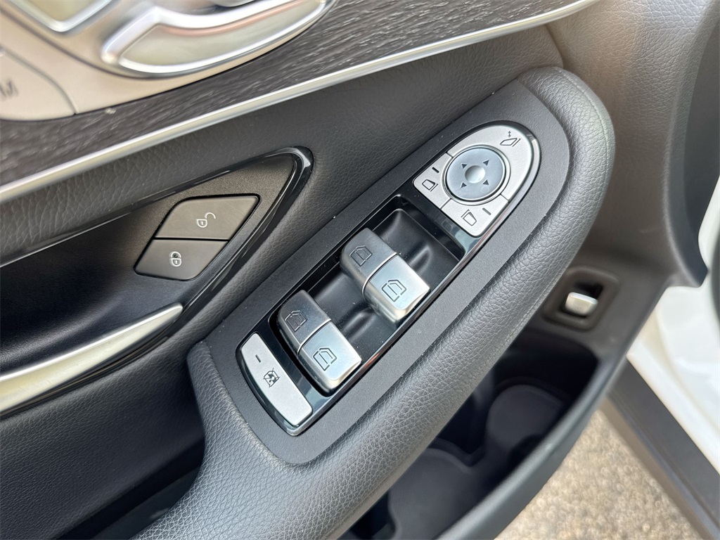 2020 Mercedes Benz GLC 300 4MATIC photo 13