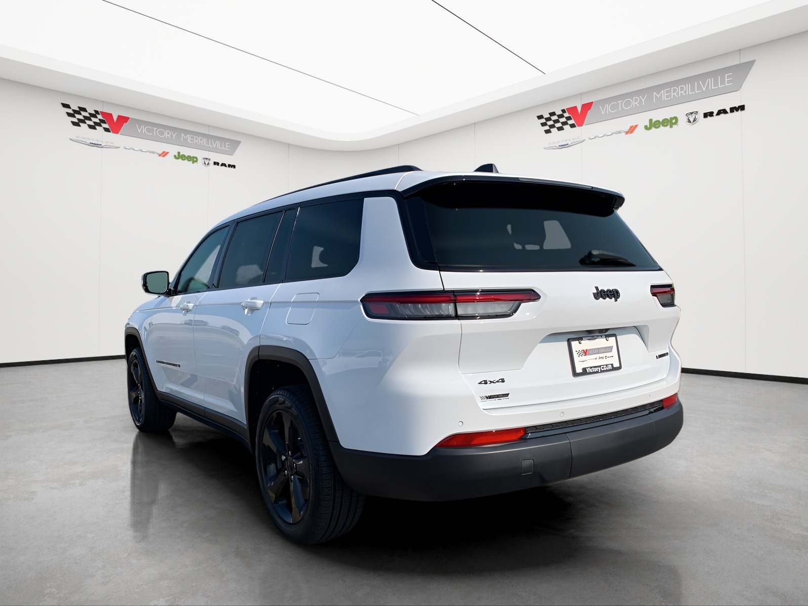 2025 Jeep Grand Cherokee Limited photo 2