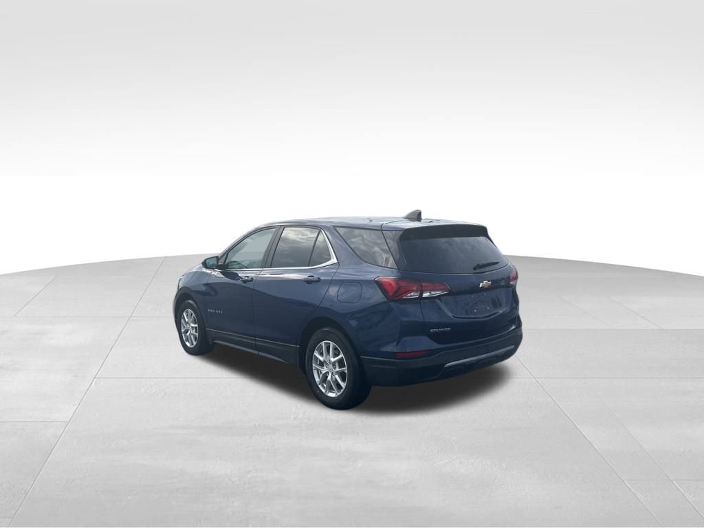 2022 Chevrolet Equinox LT photo 3