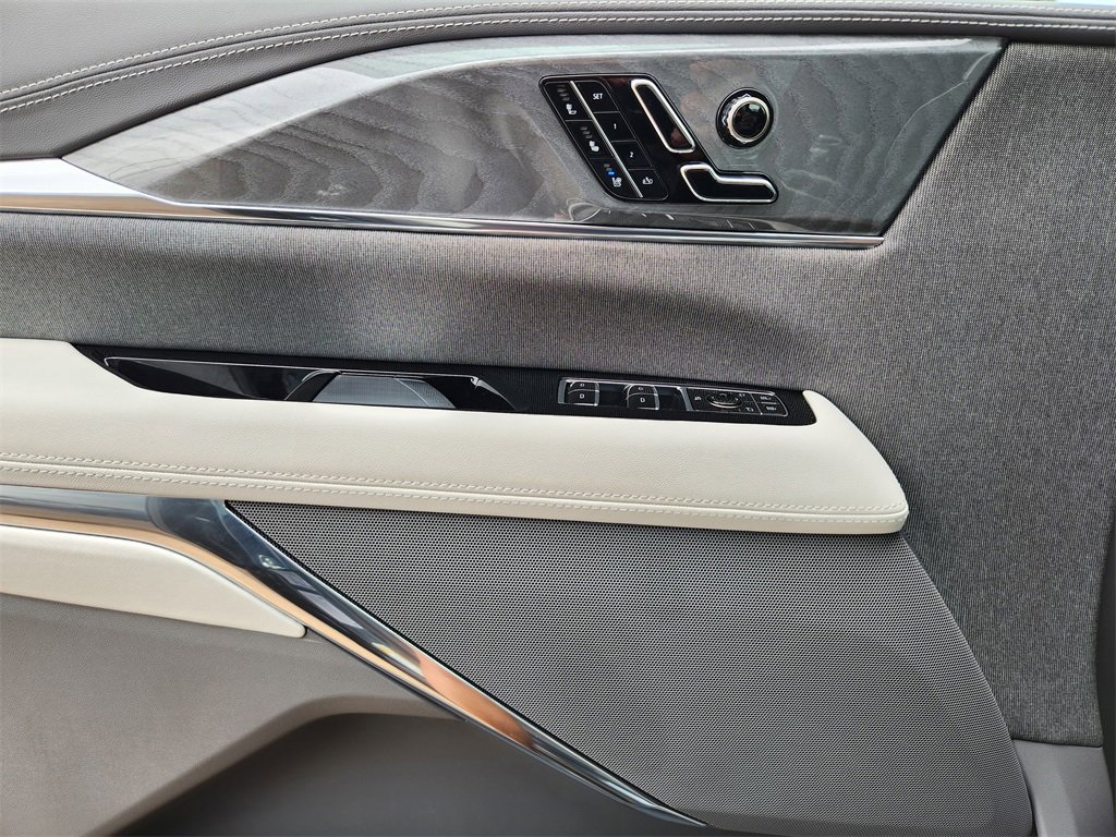 2025 Cadillac Escalade IQ Luxury photo 22
