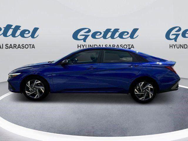 2025 Hyundai Elantra SEL Sport photo 3