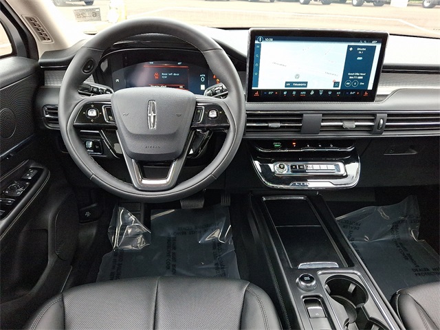 2023 Lincoln Corsair Standard photo 9
