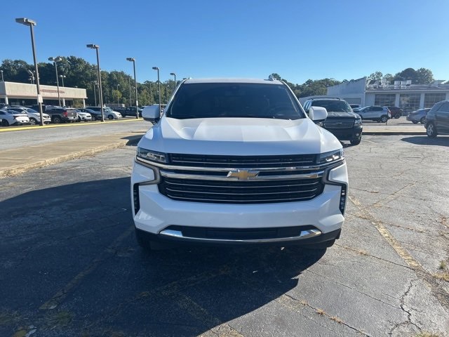 2021 Chevrolet Suburban LT photo 2