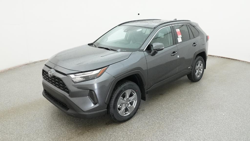 2025 Toyota RAV4 XLE's photo