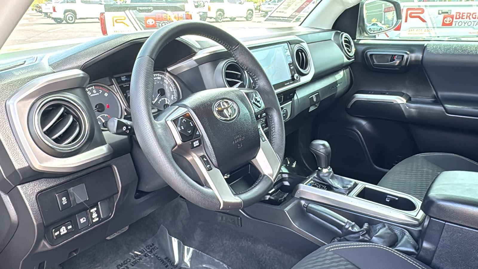 2022 Toyota Tacoma SR5 photo 18