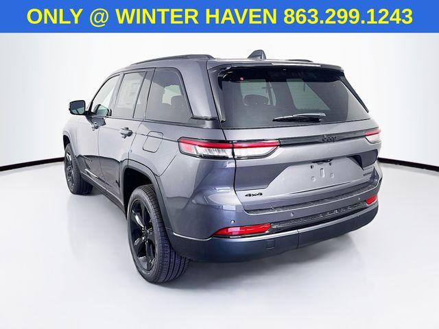 2025 Jeep Grand Cherokee Limited photo 2