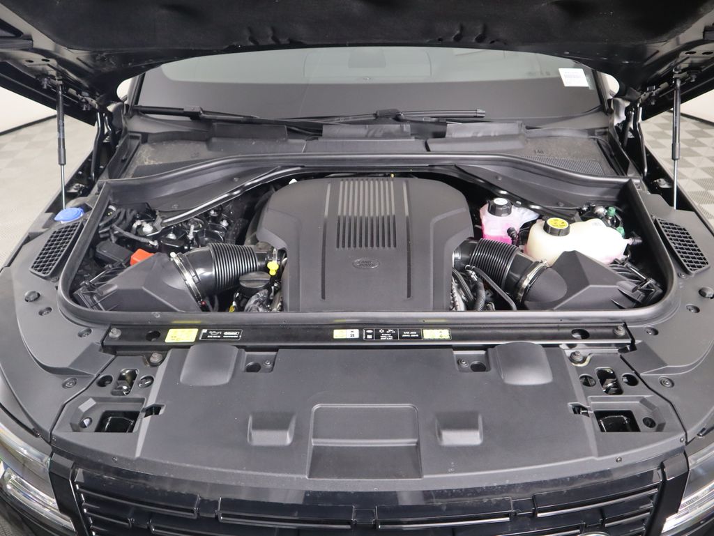 2025 Land Rover Range Rover Sport SE photo 24