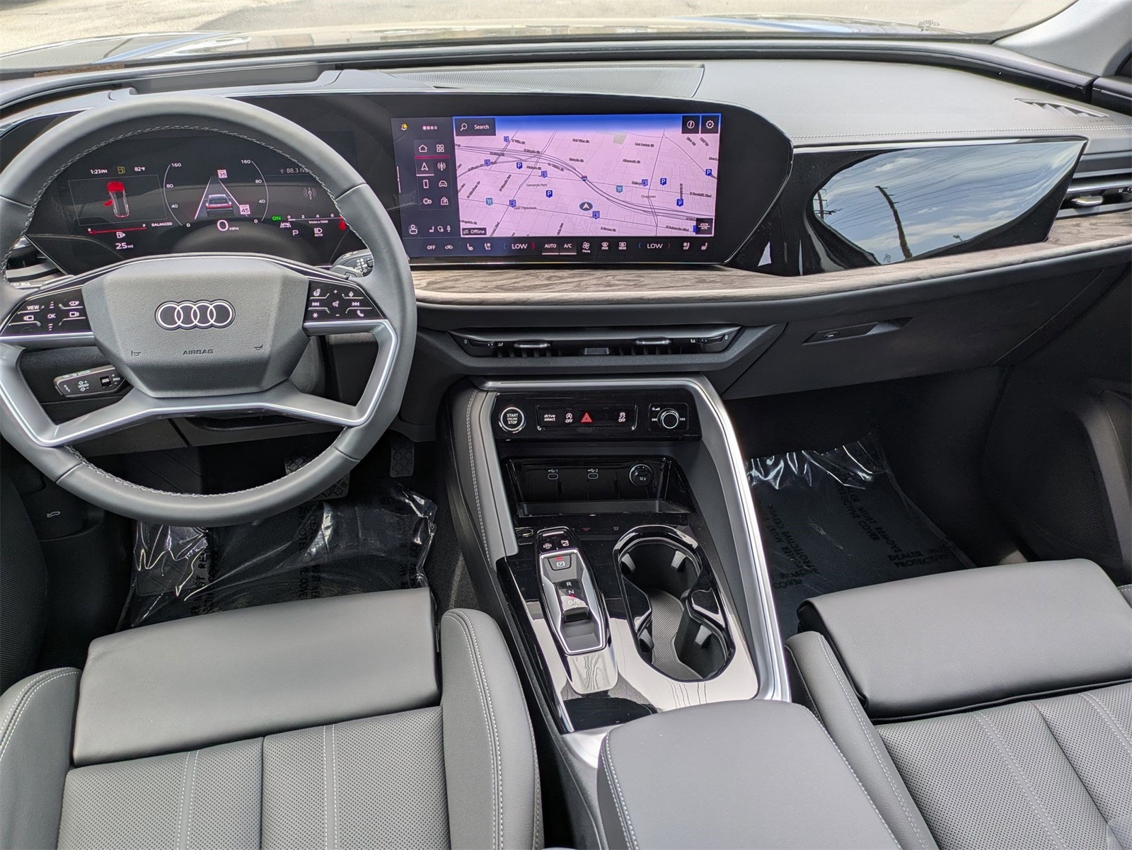 2025 Audi Q5 2.0T Premium Plus photo 2