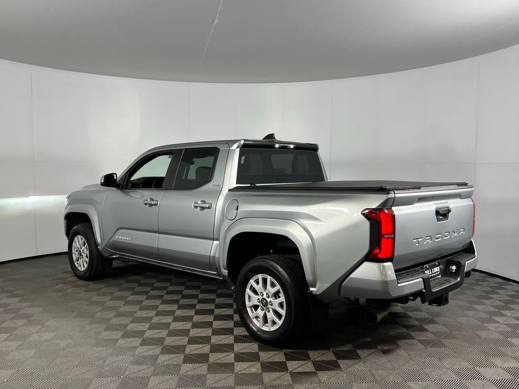 2024 Toyota Tacoma SR5 photo 5
