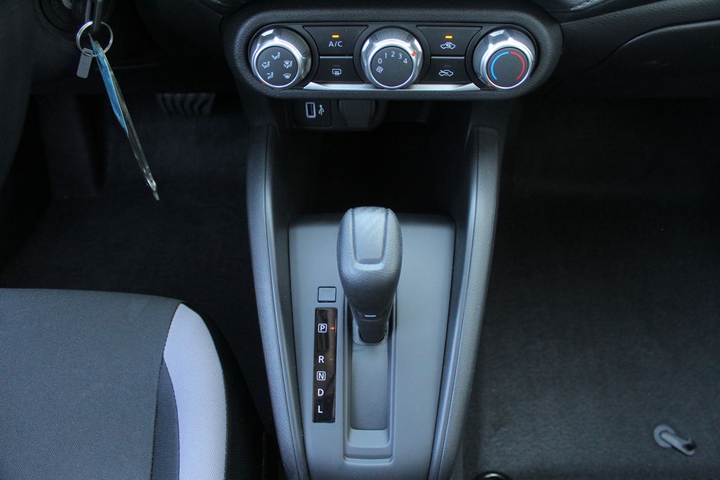 2025 Nissan Versa 1.6 S photo 20