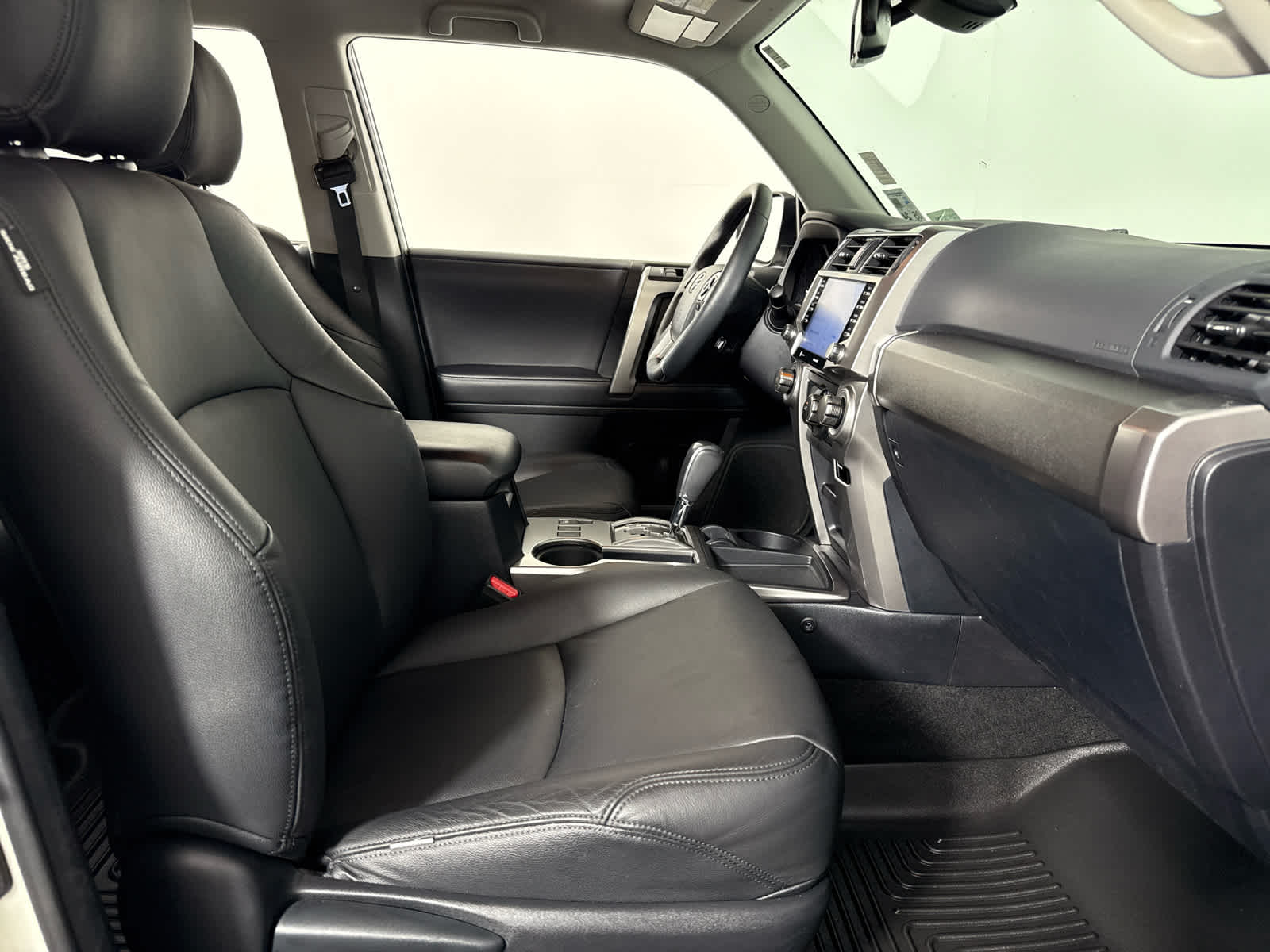 2021 Toyota 4Runner SR5 photo 24