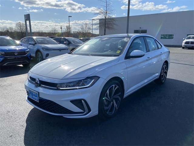 2025 Volkswagen Jetta SEL photo 3