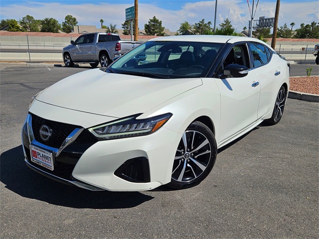 2023 Nissan Maxima SV photo 2