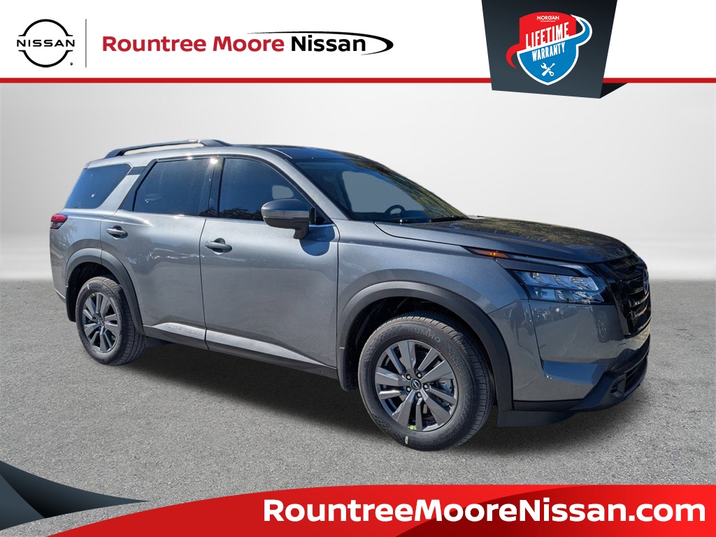 2025 Nissan Pathfinder SV's photo