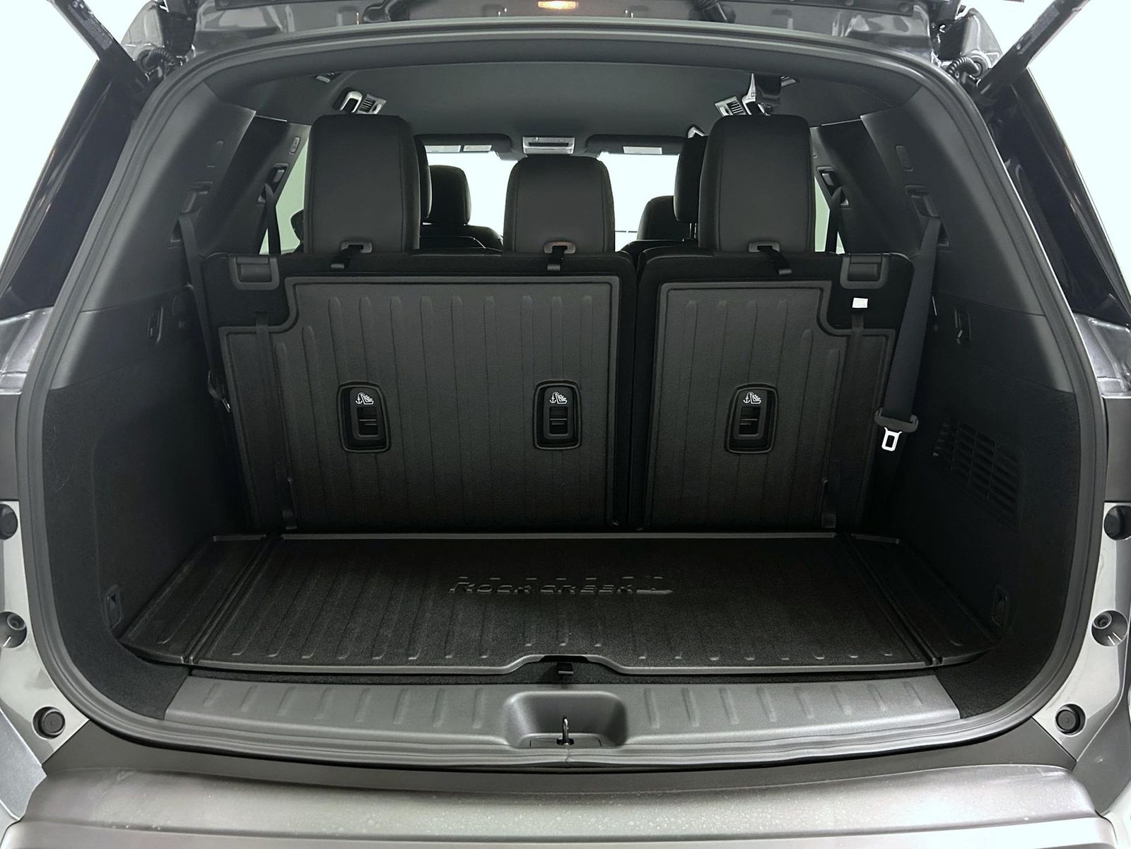 2025 Nissan Pathfinder Rock Creek photo 8