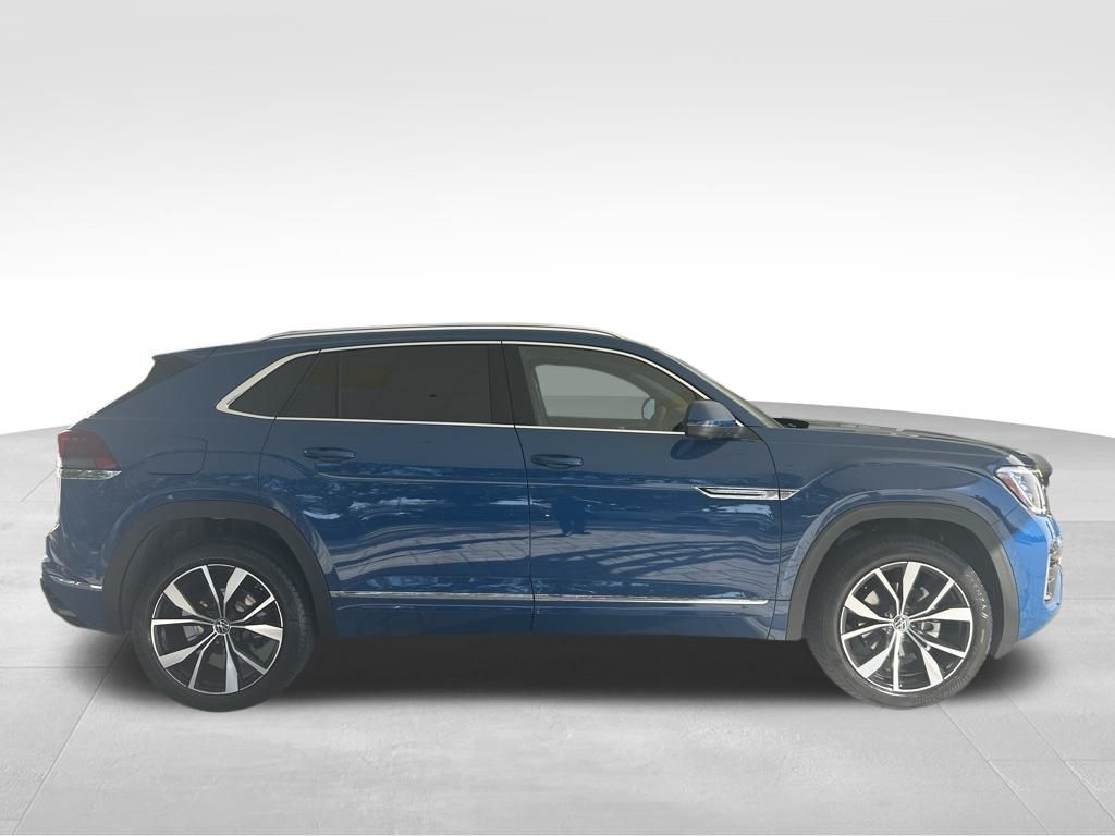 2026 Volkswagen Atlas Cross Sport SEL Premium R-Line photo 2