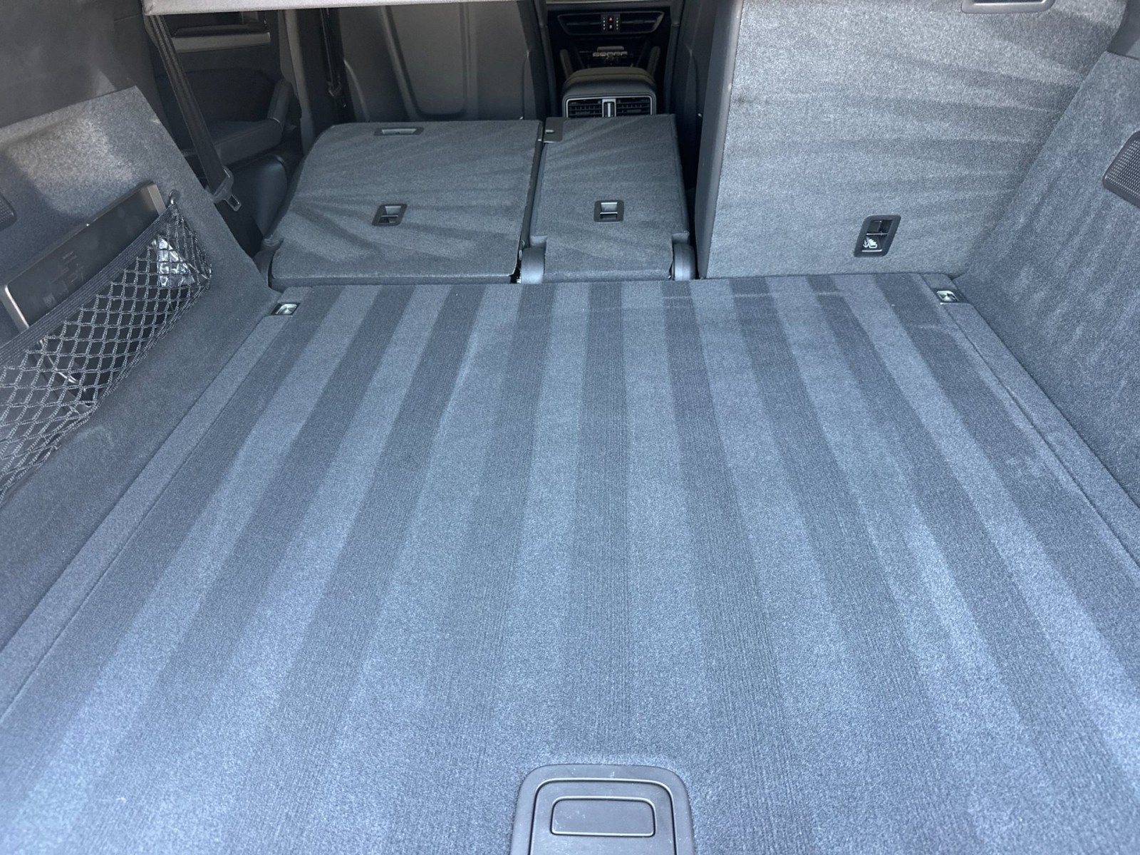 2025 Porsche Cayenne S photo 12