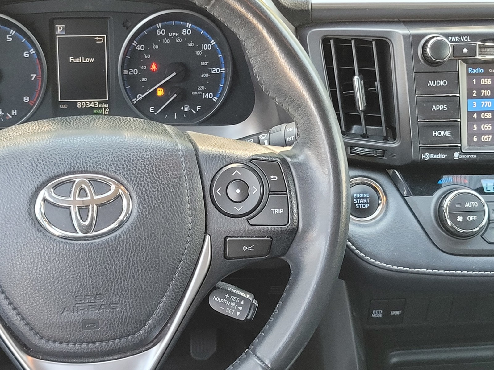 2018 Toyota RAV4 XLE photo 14
