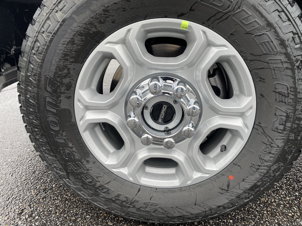 2026 Ford F-350 XLT photo 4