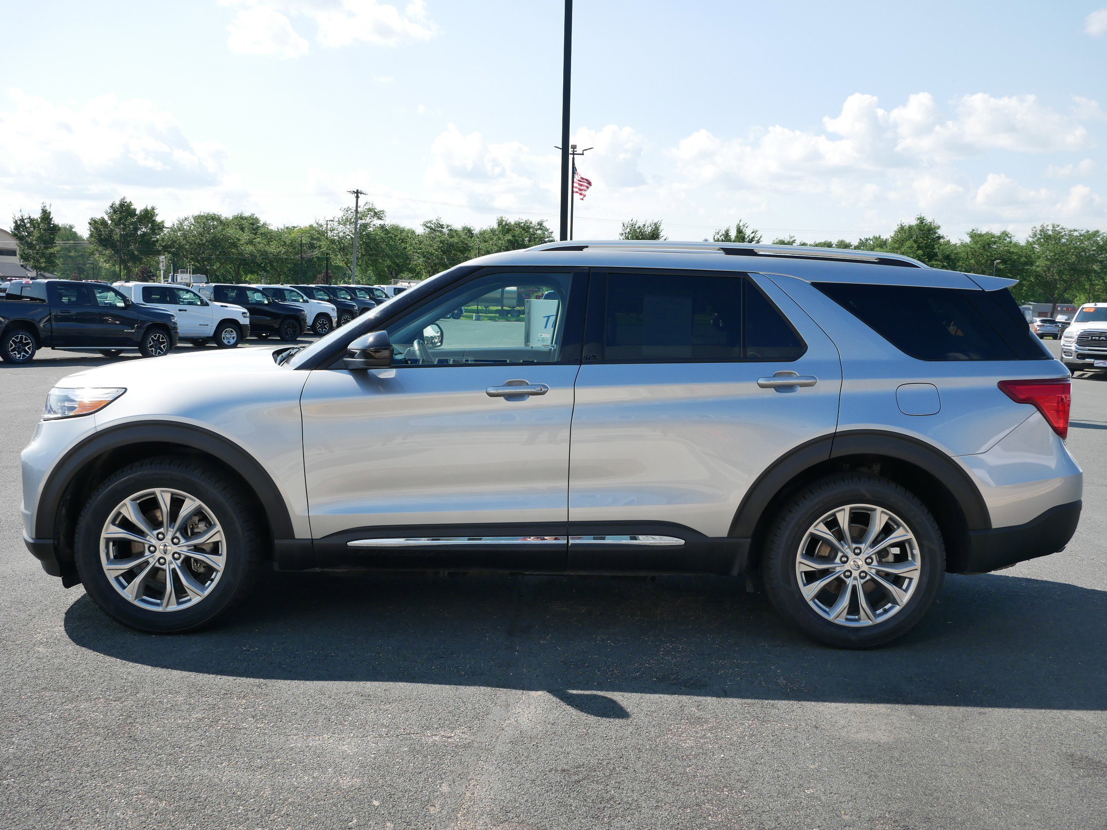2023 Ford Explorer Limited photo 5