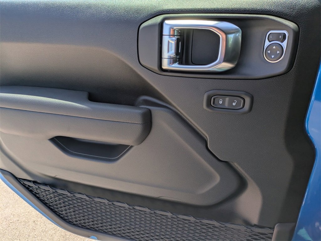 2025 Jeep Gladiator Sport S photo 15