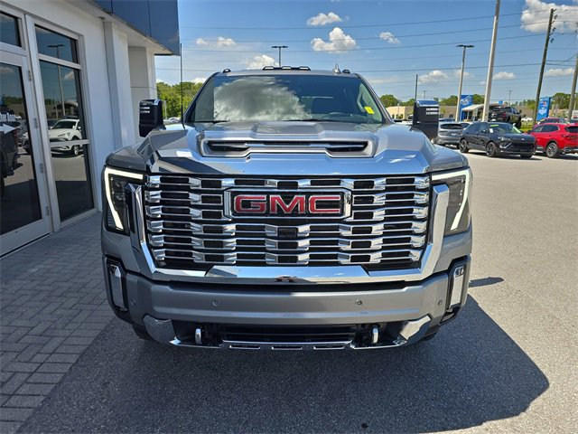 2025 Gmc Sierra 3500 HD Denali photo 2